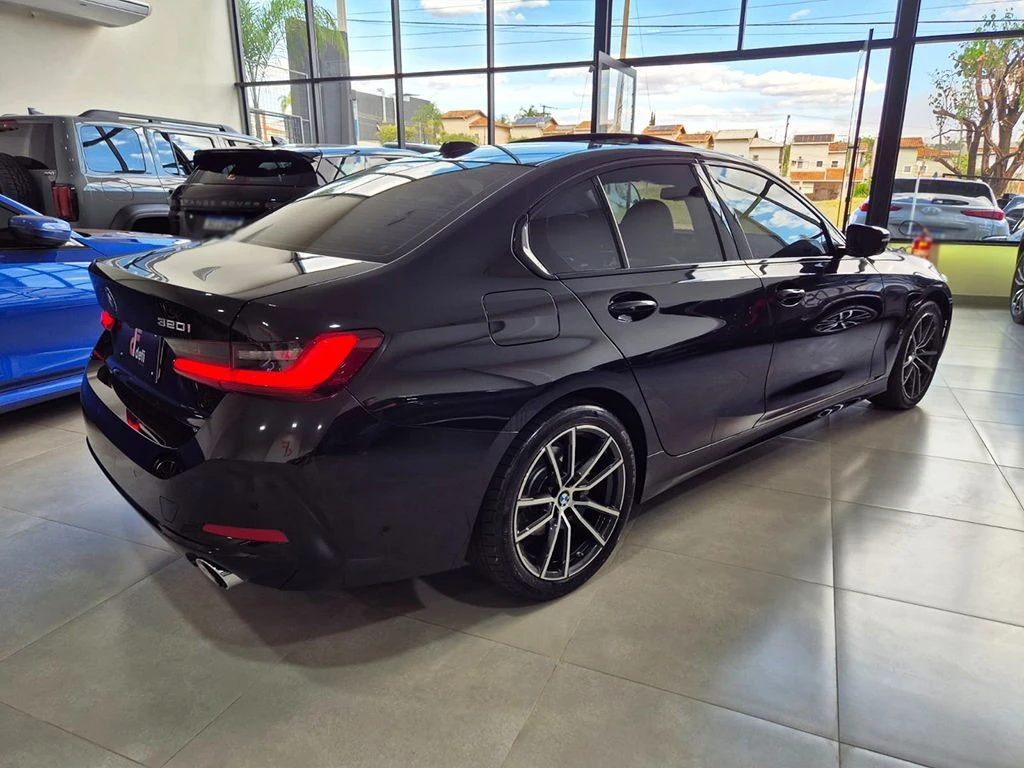 BMW 320I