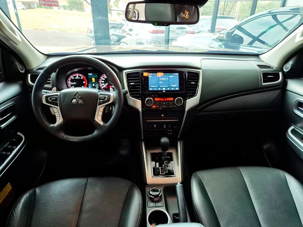 MITSUBISHI L200 TRITON