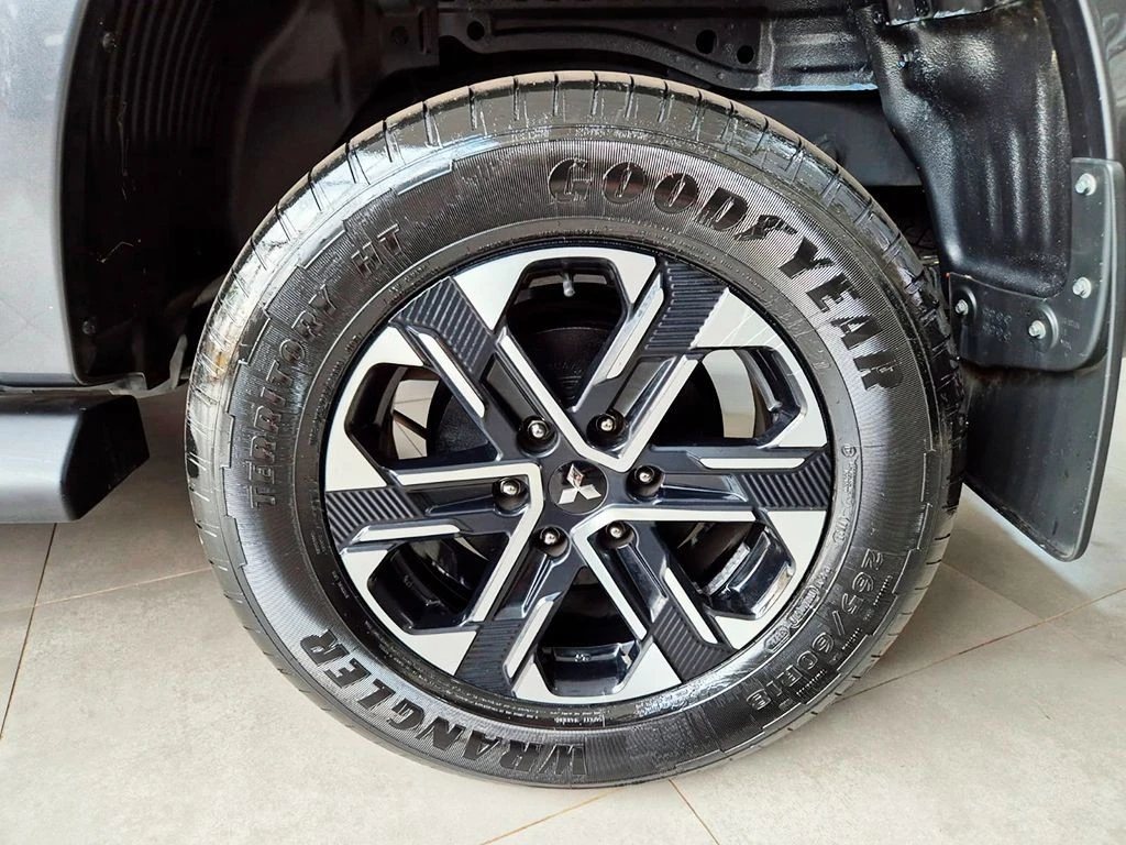 MITSUBISHI L200 TRITON