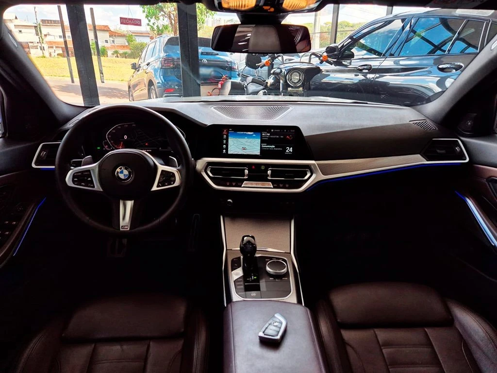 BMW 320I