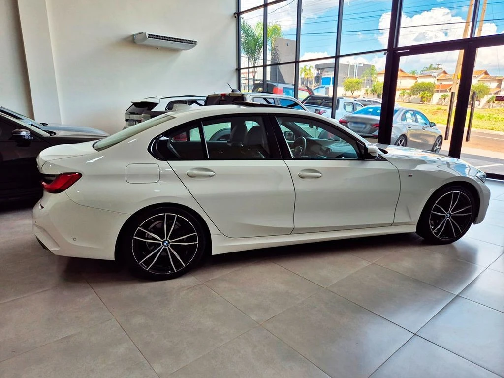 BMW 320I