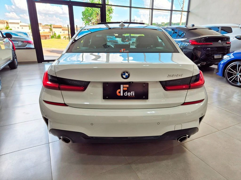 BMW 320I