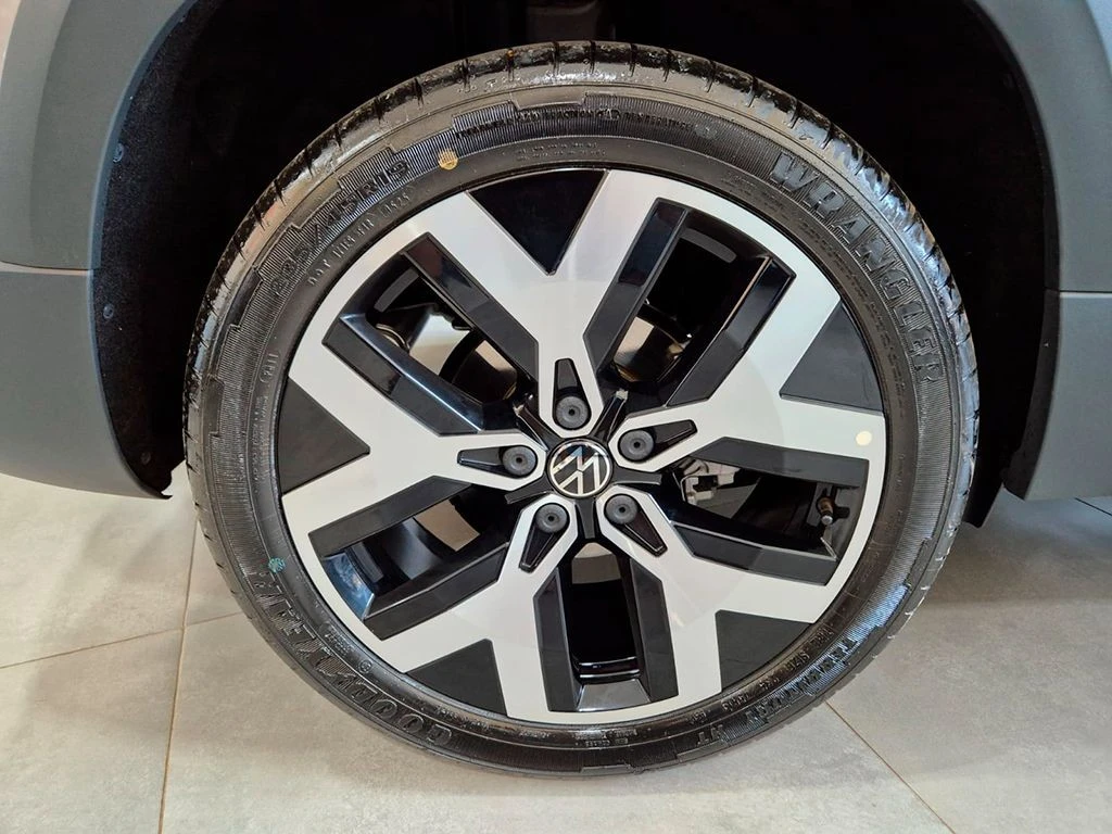 VOLKSWAGEN TAOS