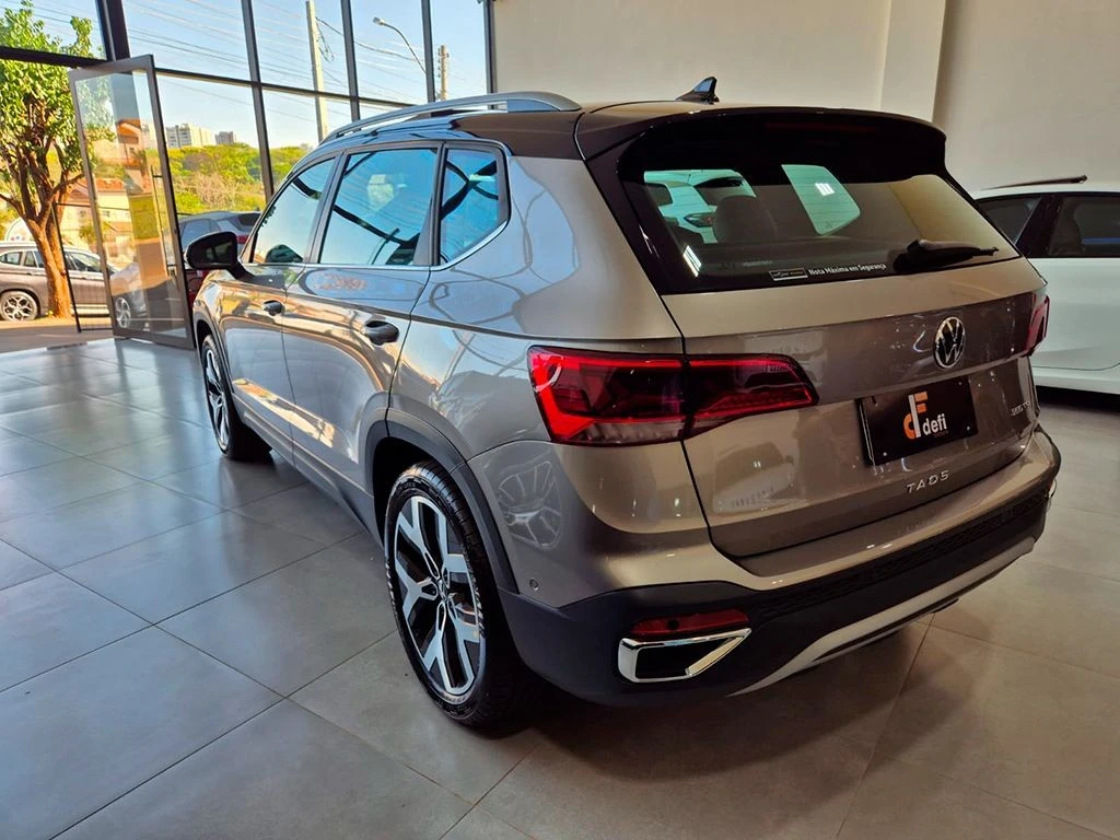 VOLKSWAGEN TAOS