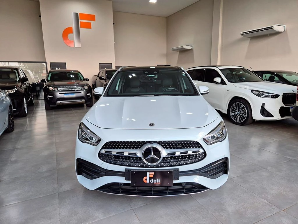 MERCEDES-BENZ GLA 200