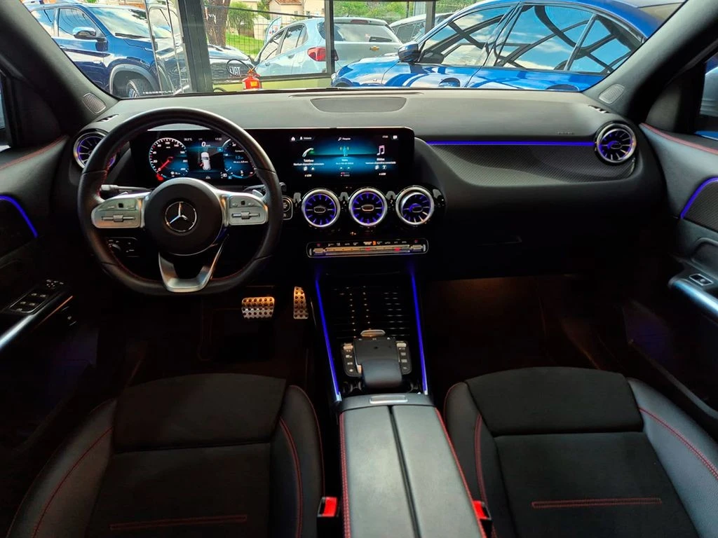 MERCEDES-BENZ GLA 200