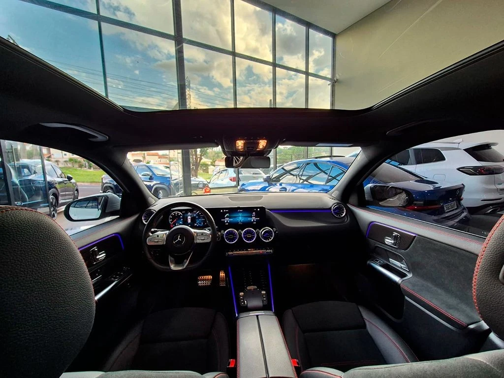 MERCEDES-BENZ GLA 200