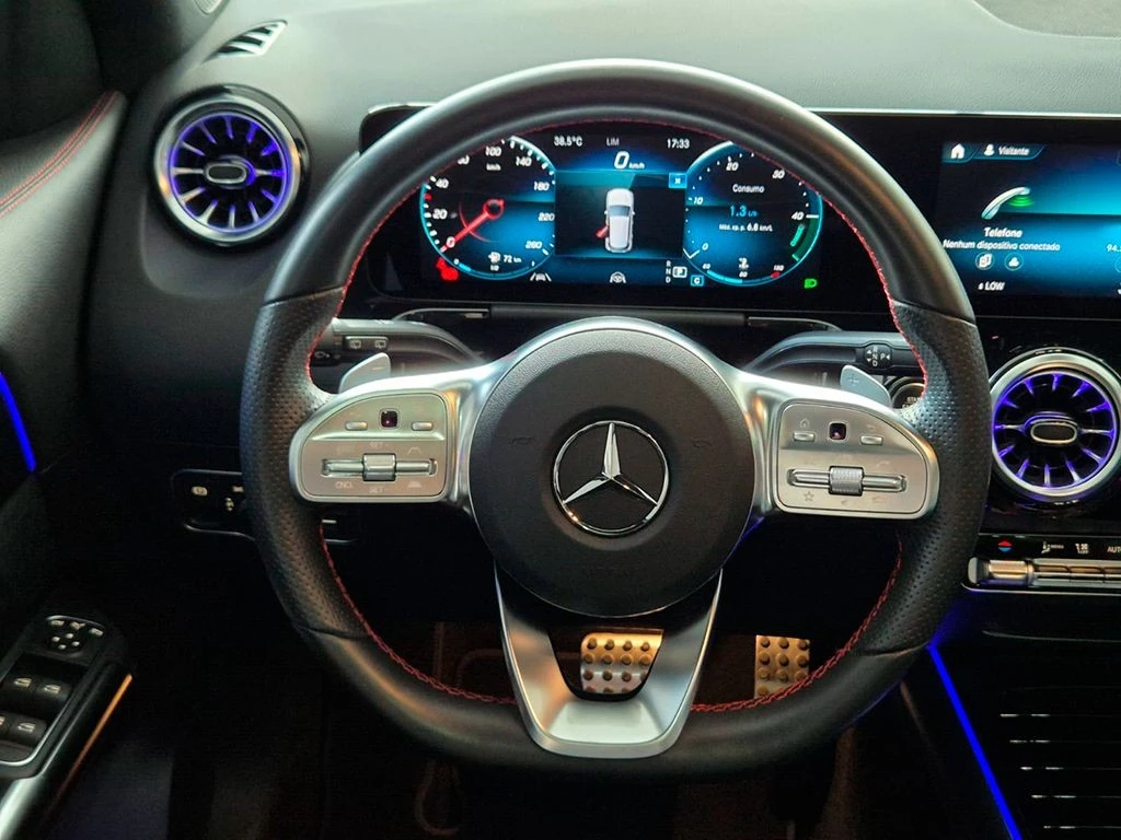 MERCEDES-BENZ GLA 200