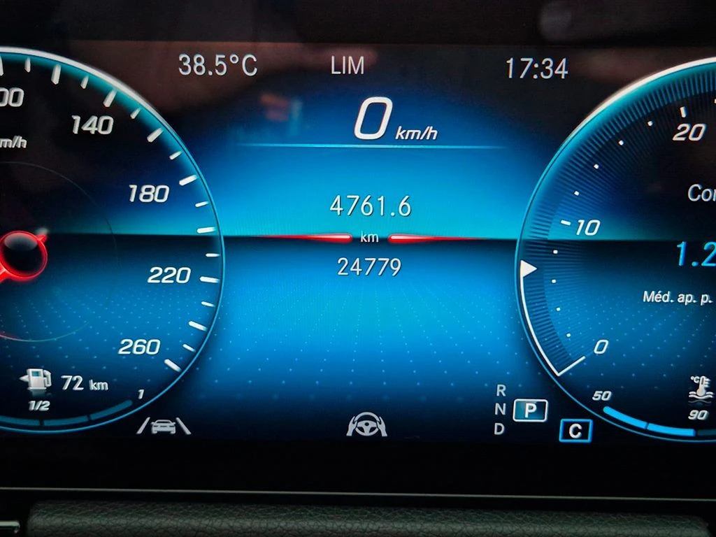 MERCEDES-BENZ GLA 200