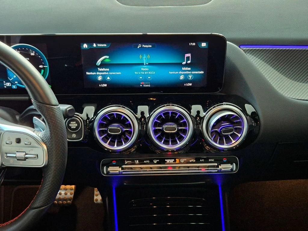 MERCEDES-BENZ GLA 200