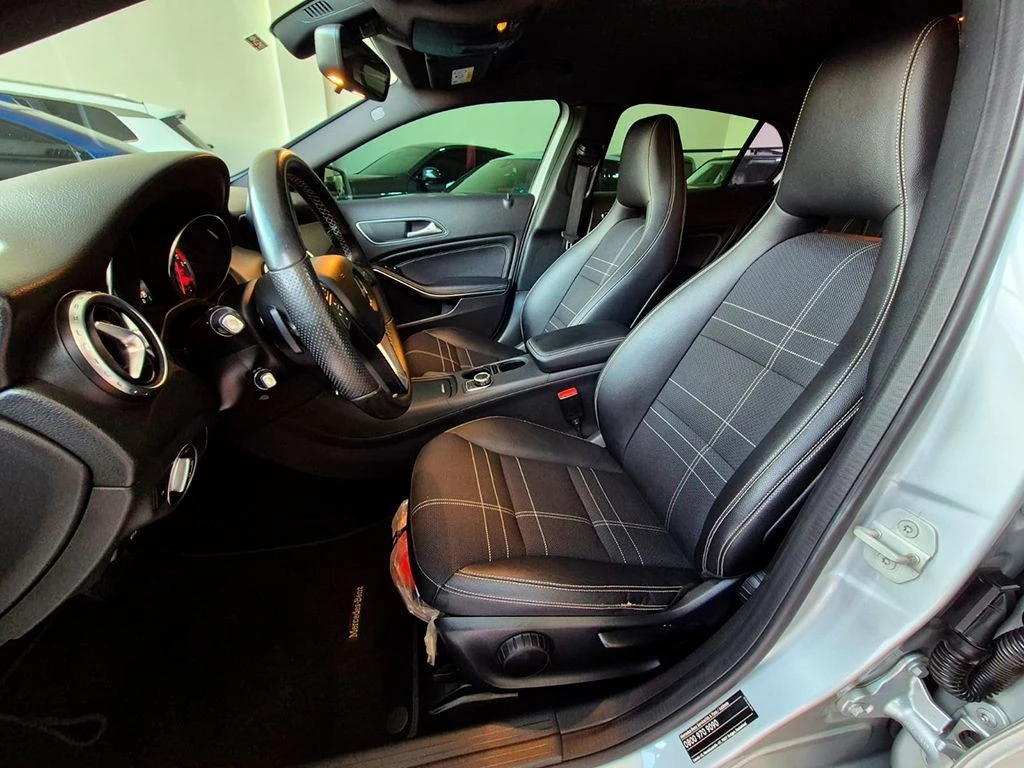 MERCEDES-BENZ GLA 200