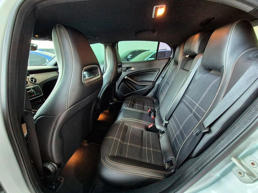 MERCEDES-BENZ GLA 200