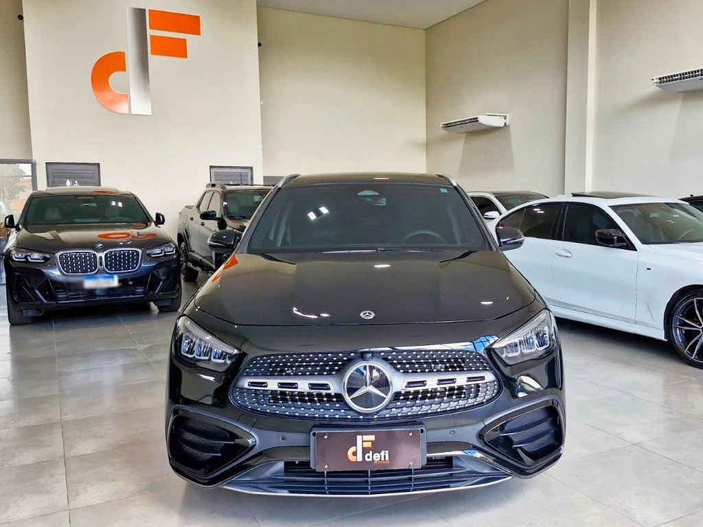 MERCEDES-BENZ GLA 200