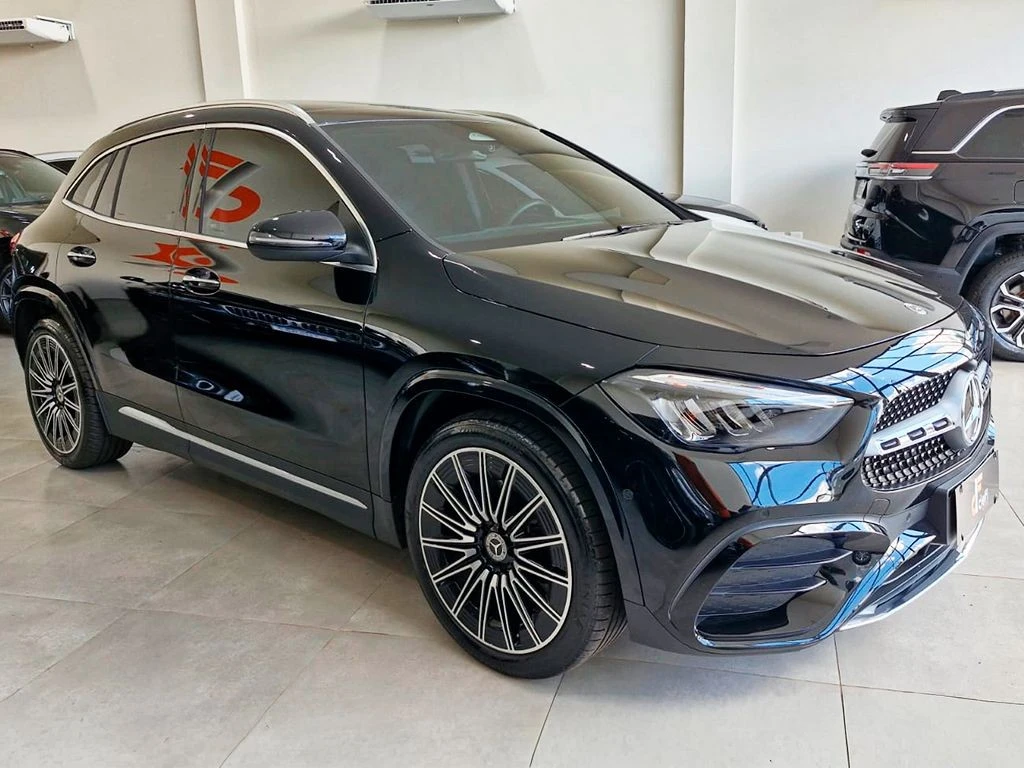MERCEDES-BENZ GLA 200