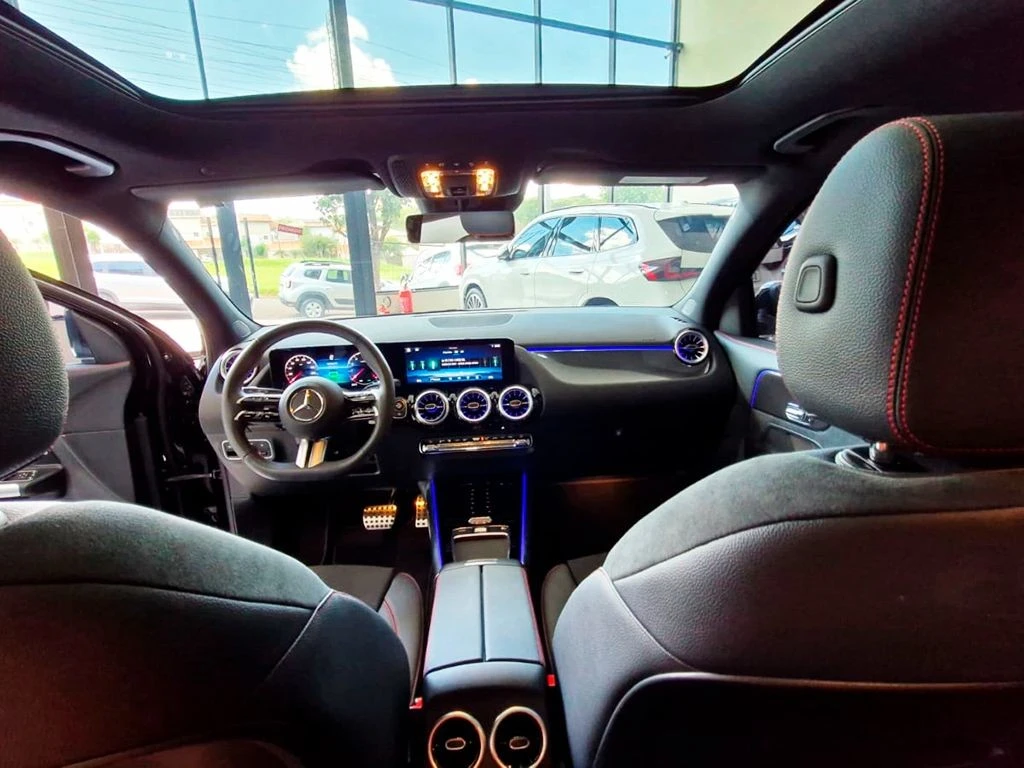 MERCEDES-BENZ GLA 200