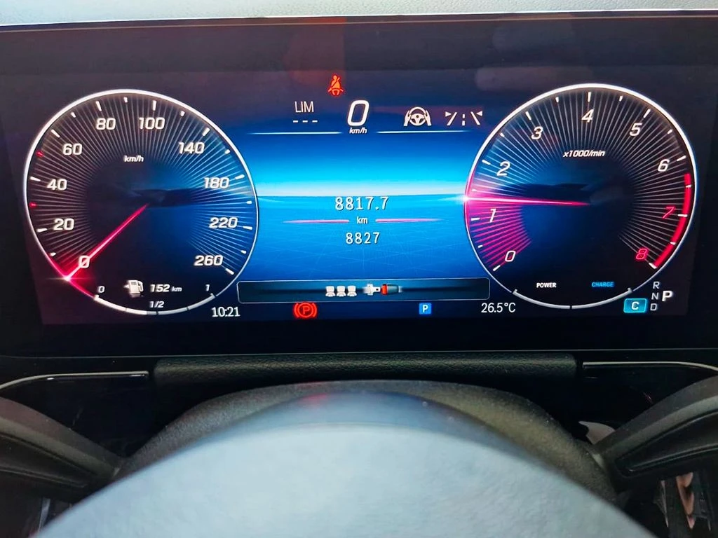 MERCEDES-BENZ GLA 200