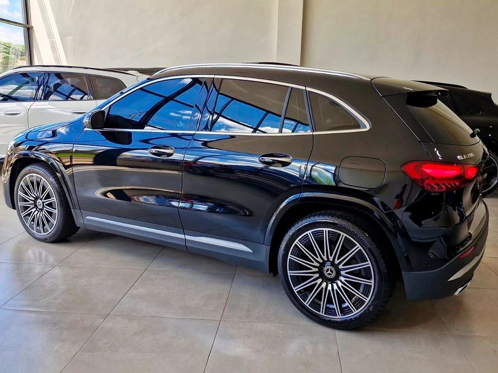 MERCEDES-BENZ GLA 200