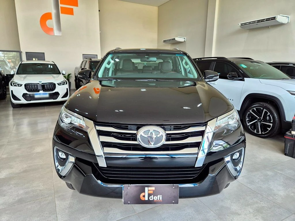 TOYOTA HILUX SW4