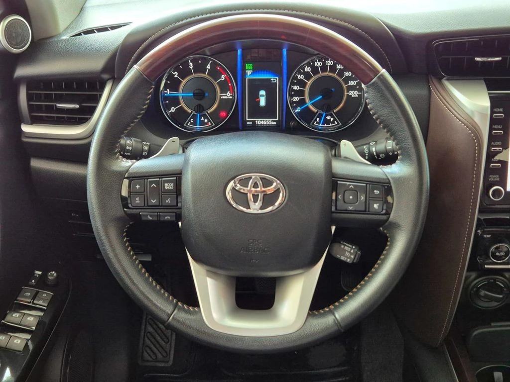 TOYOTA HILUX SW4