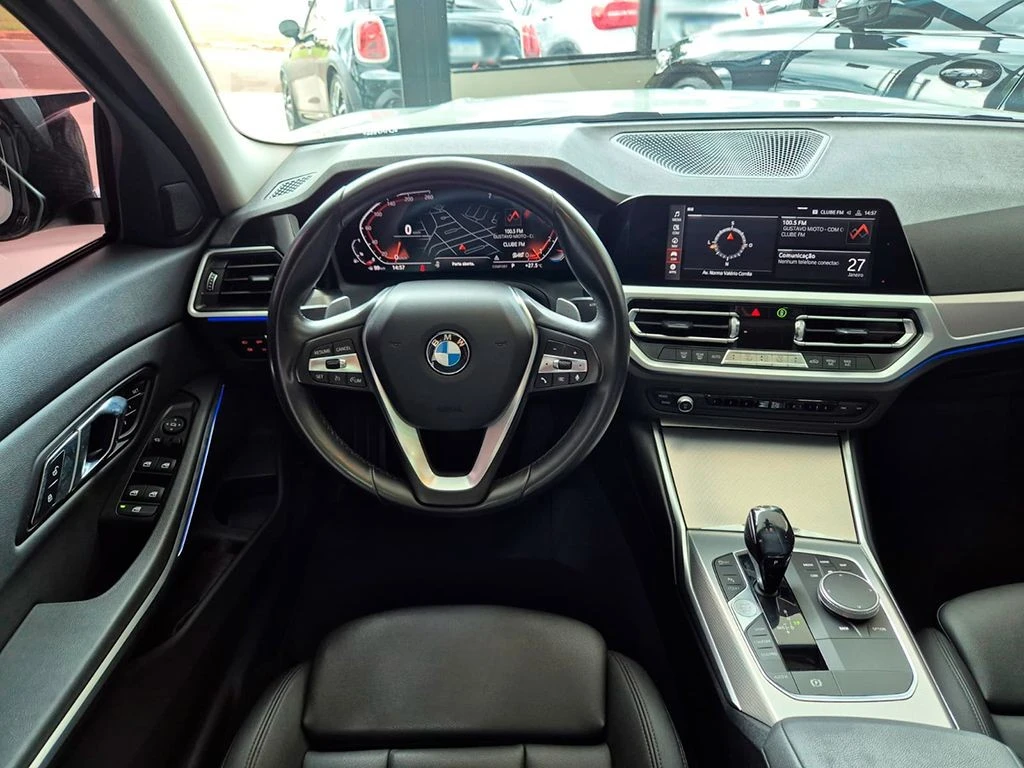 BMW 320i
