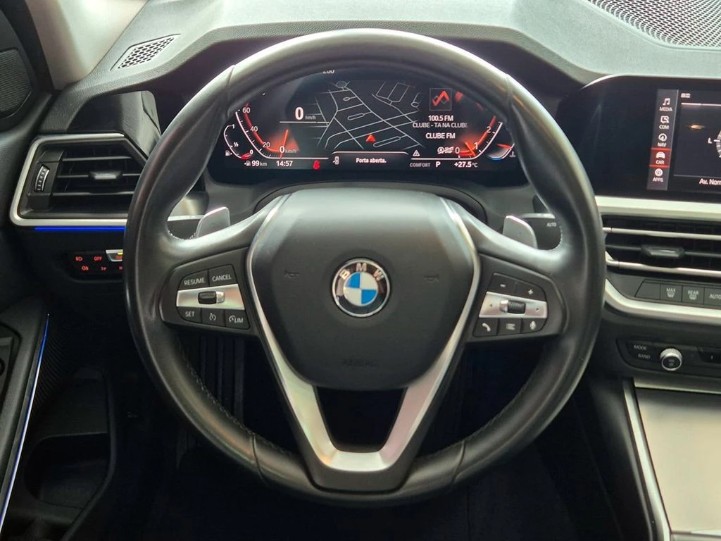 BMW 320i