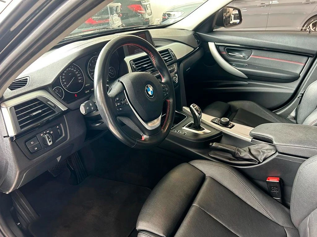 BMW 320i