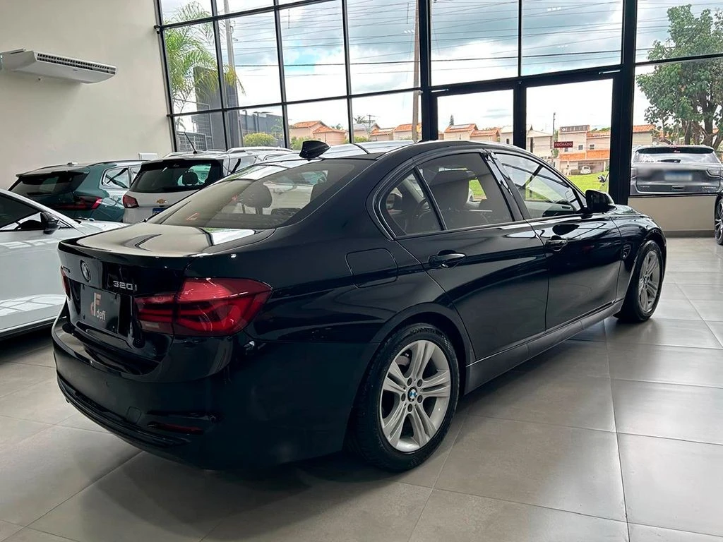 BMW 320i