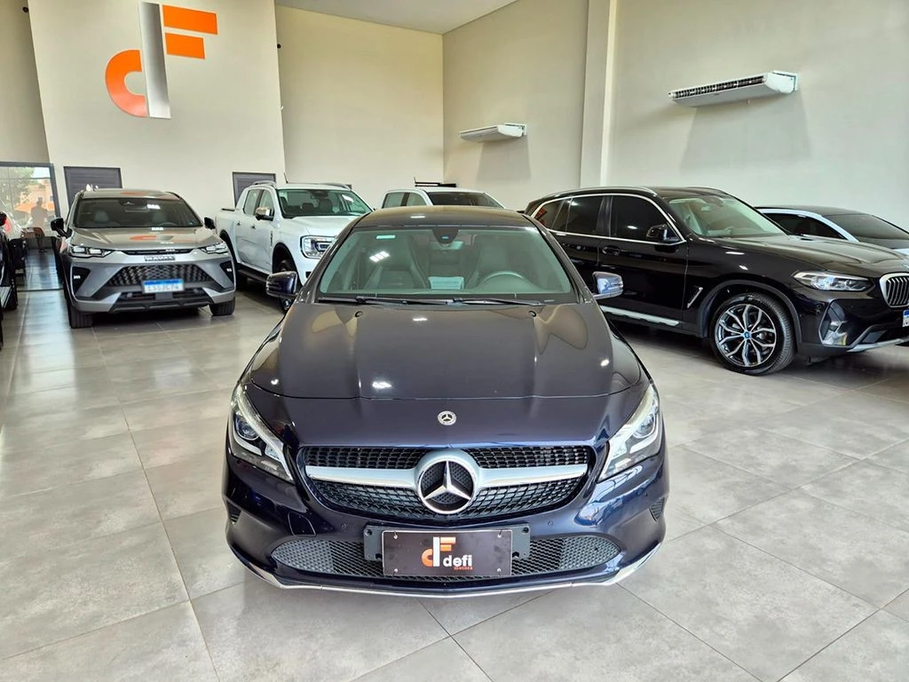 MERCEDES-BENZ CLA 200