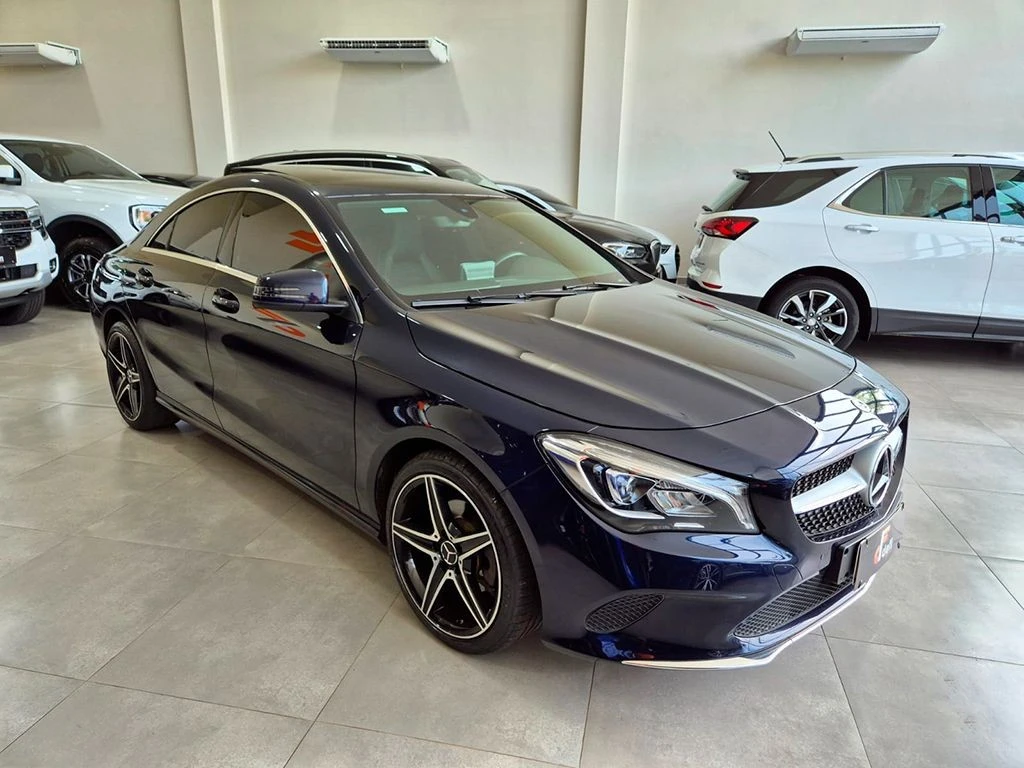 MERCEDES-BENZ CLA 200
