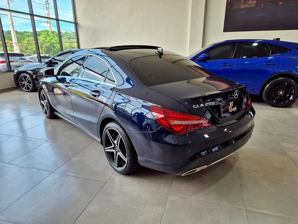MERCEDES-BENZ CLA 200