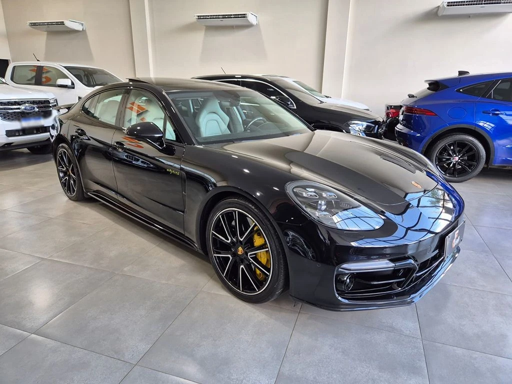 PORSCHE PANAMERA