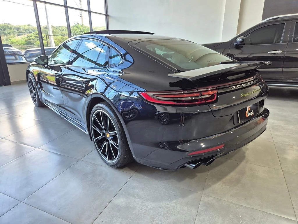PORSCHE PANAMERA