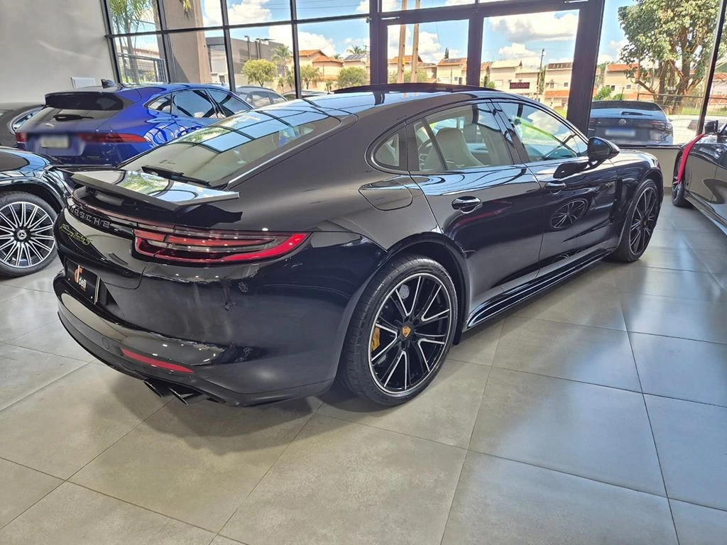 PORSCHE PANAMERA