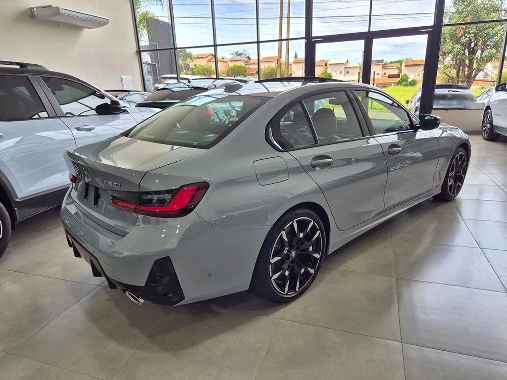 BMW 320i