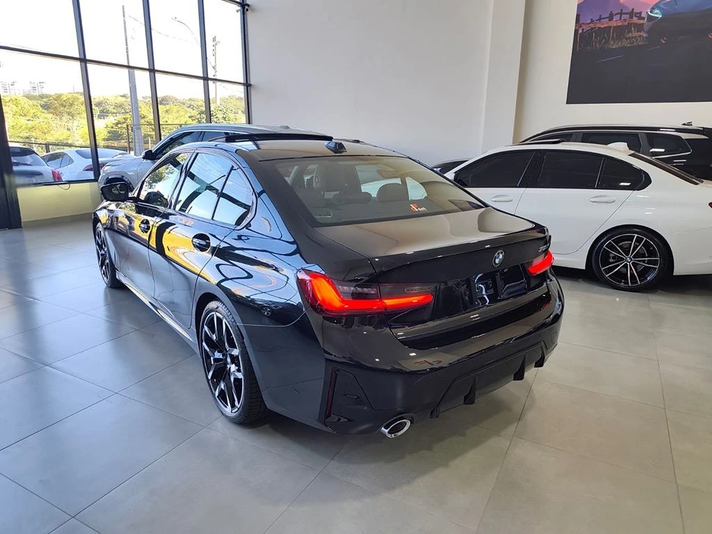 BMW 320i