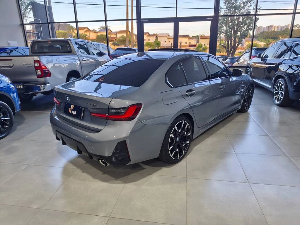 BMW 320i