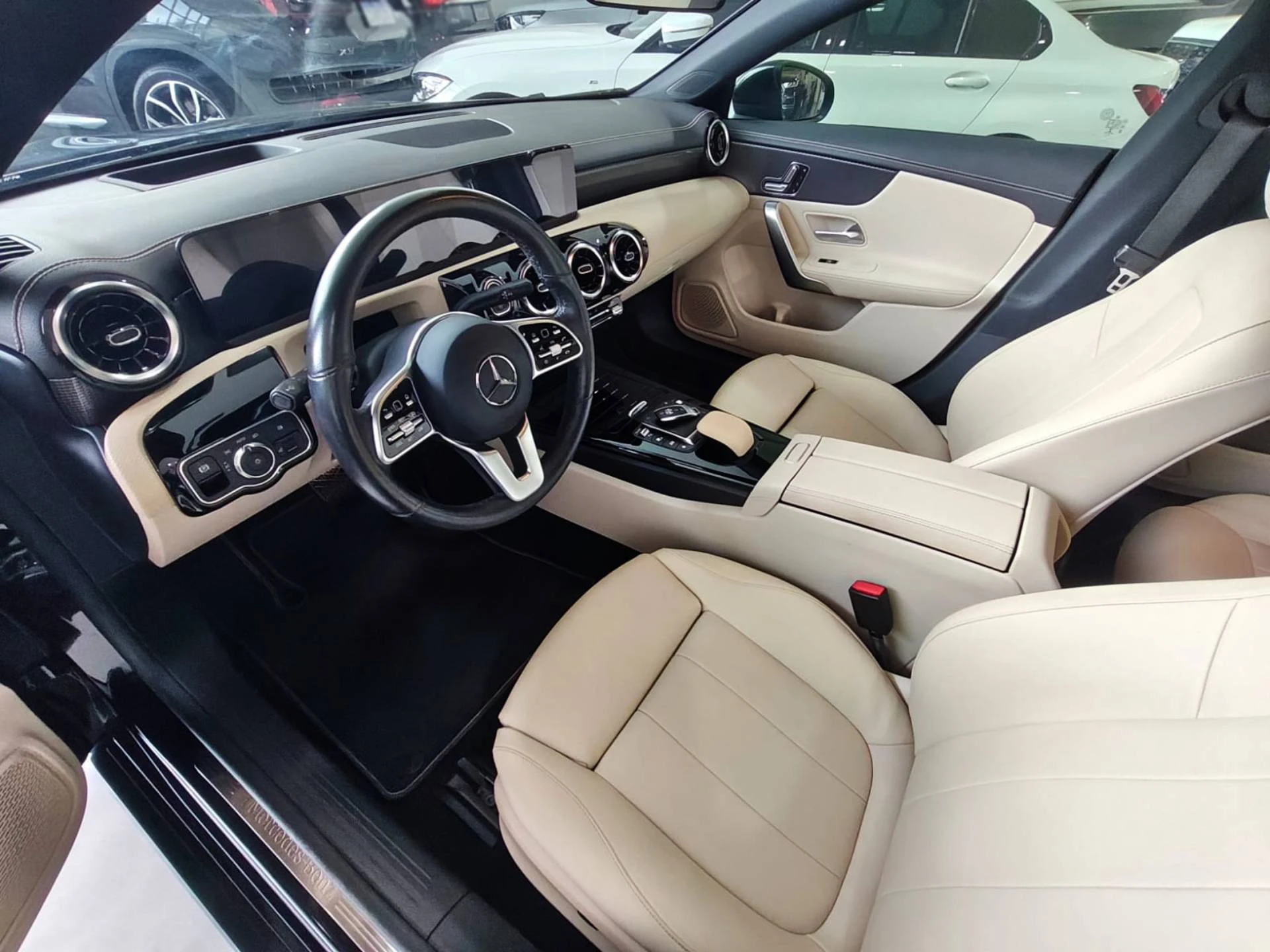 MERCEDES-BENZ CLA 250