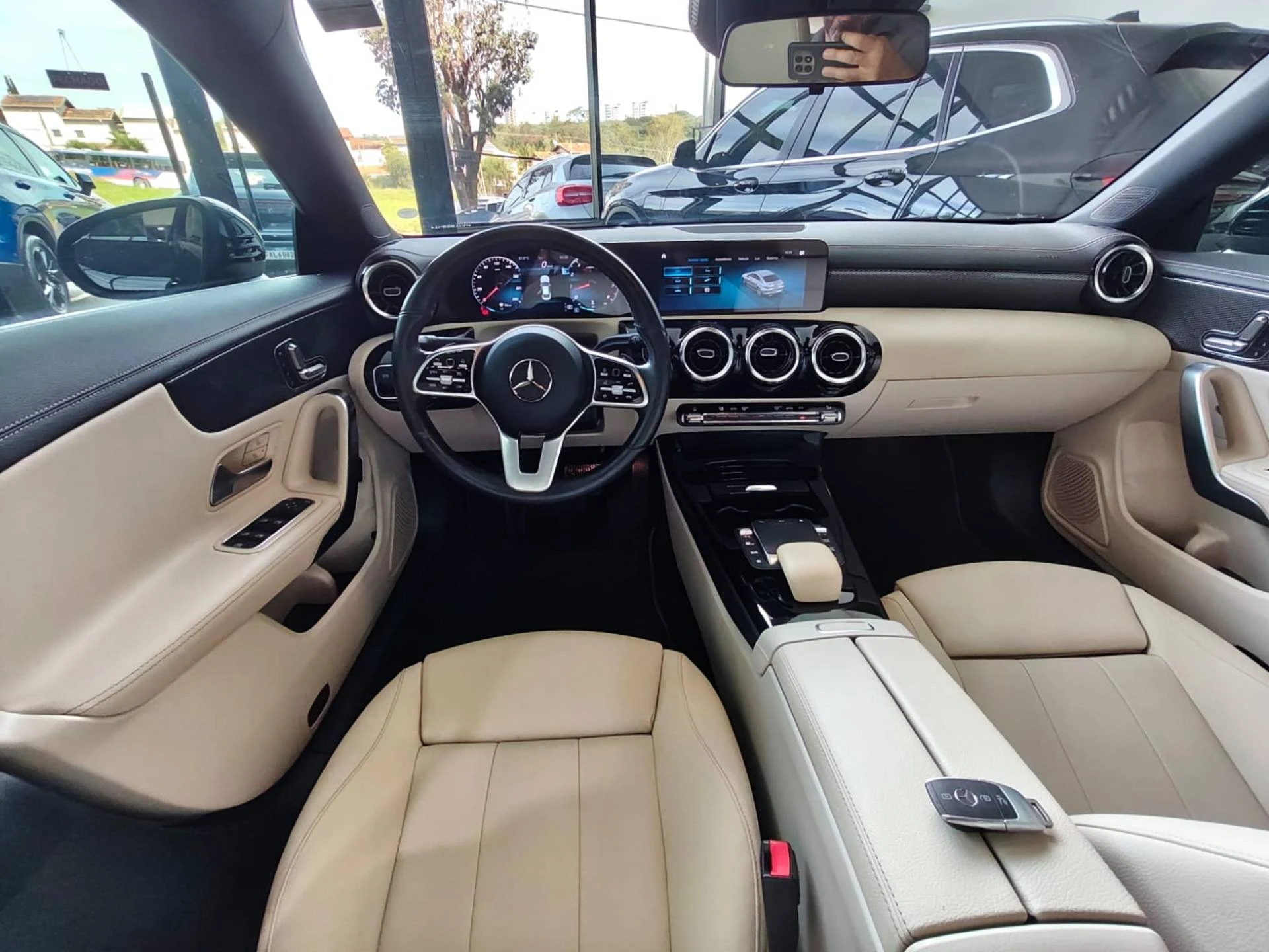 MERCEDES-BENZ CLA 250