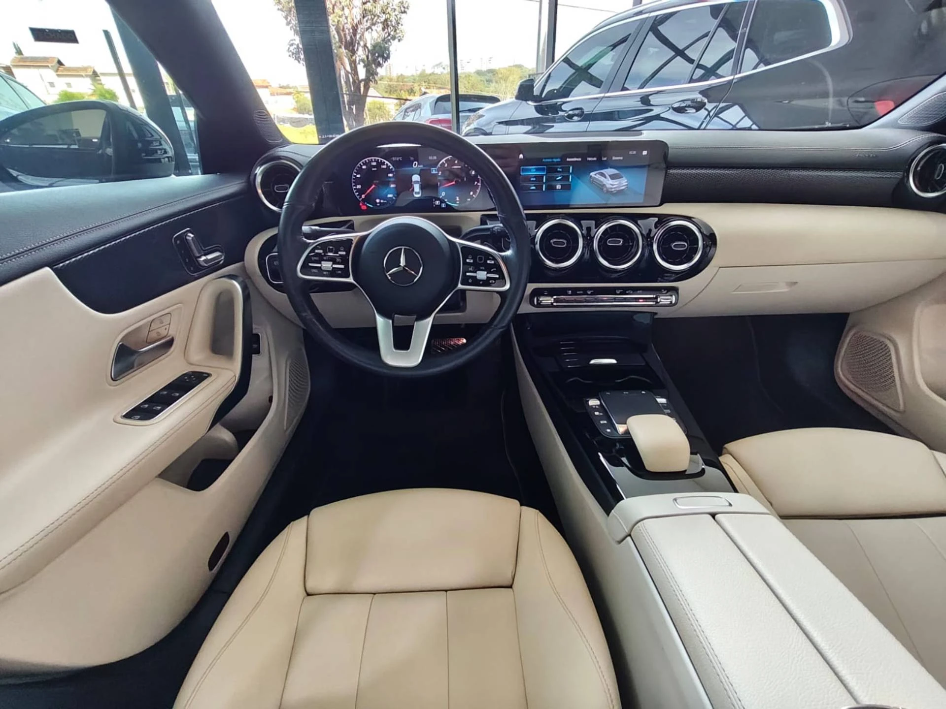 MERCEDES-BENZ CLA 250