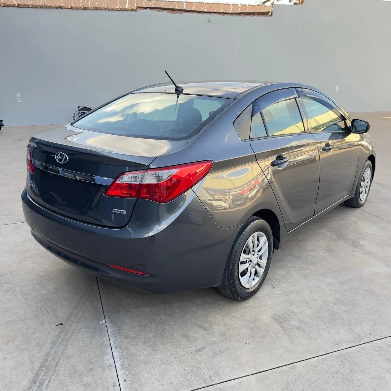 HYUNDAI HB20S