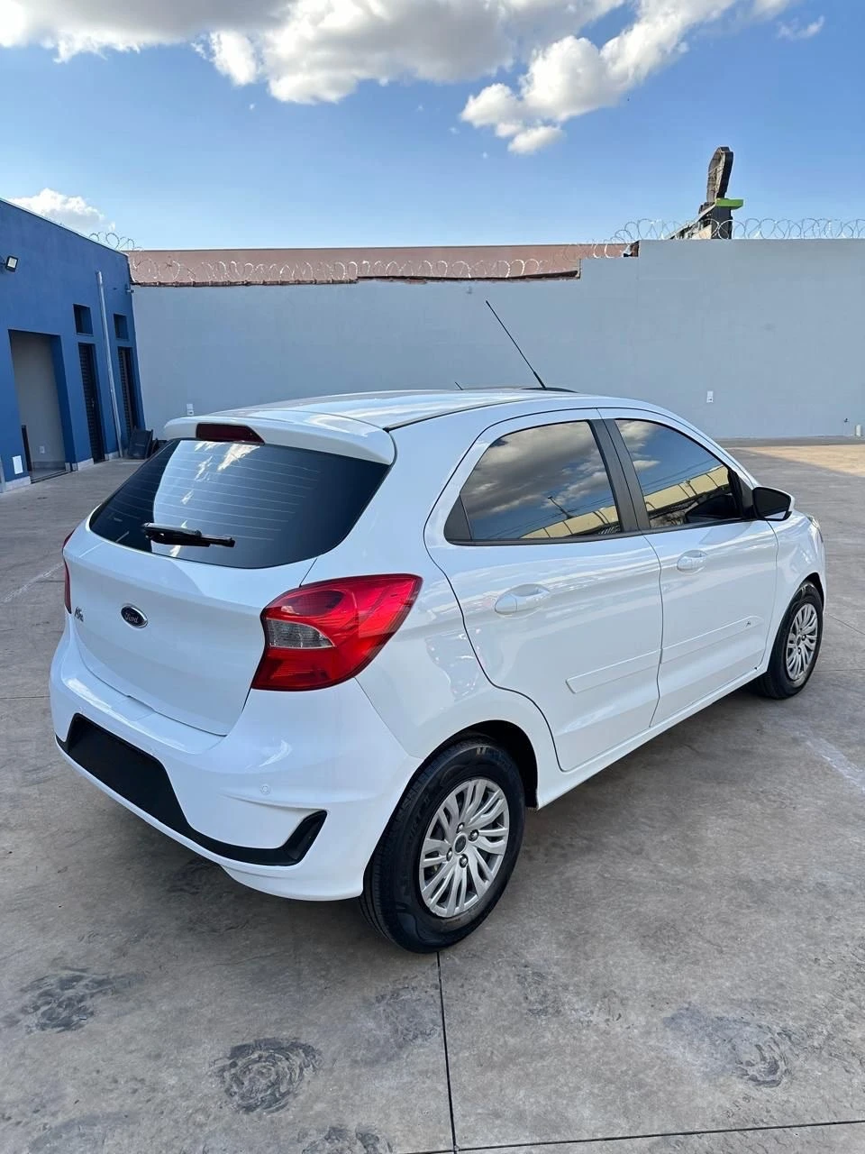 FORD KA
