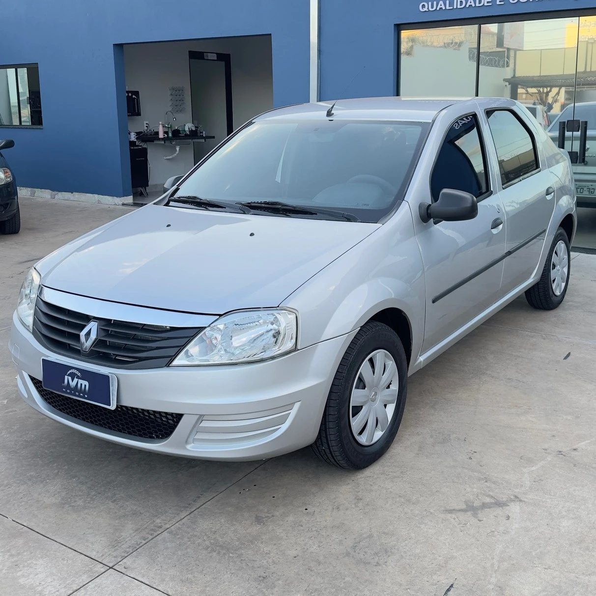 RENAULT LOGAN