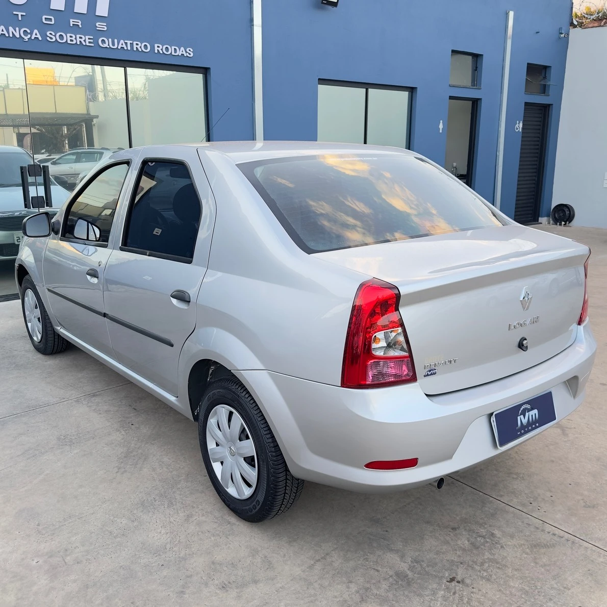 RENAULT LOGAN