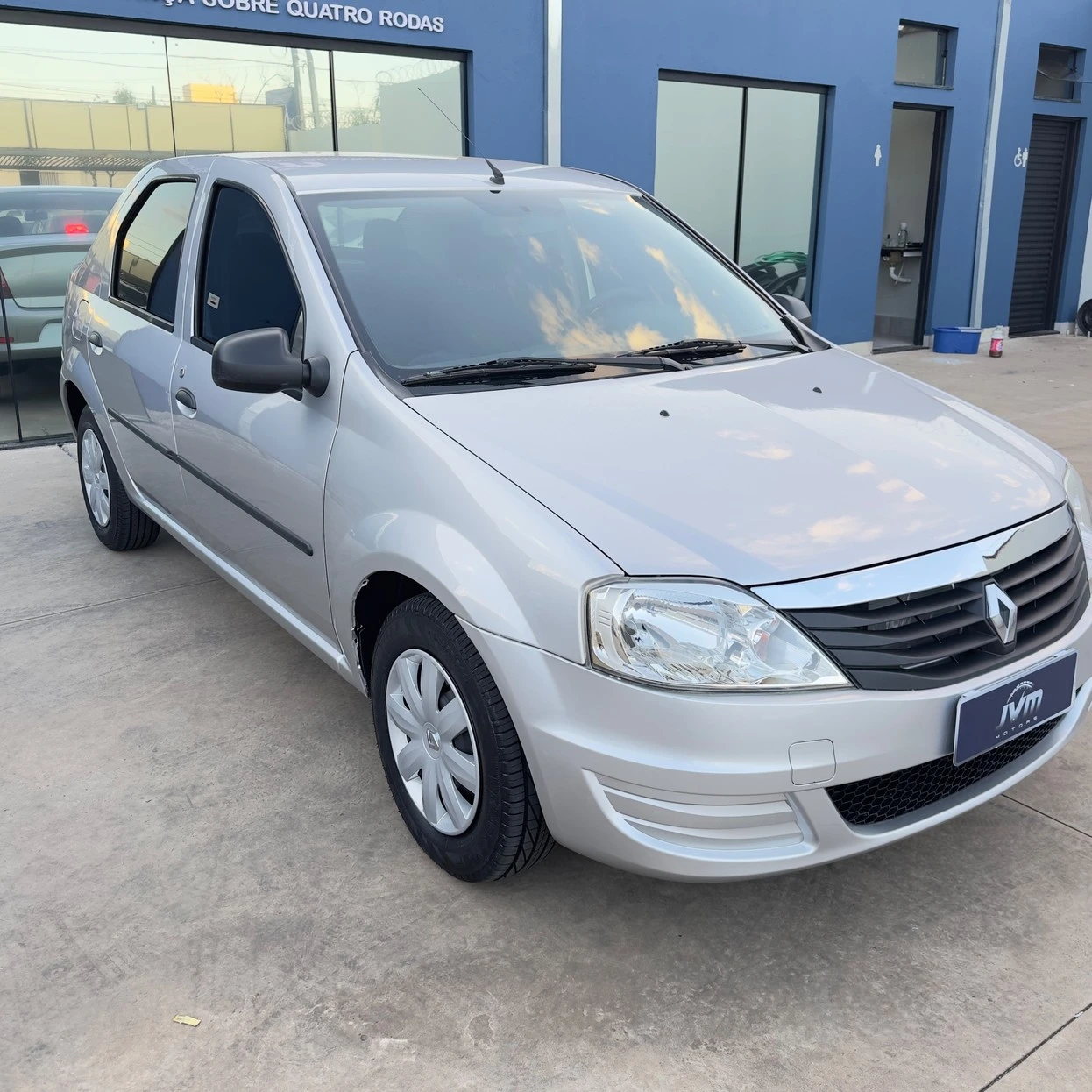 RENAULT LOGAN