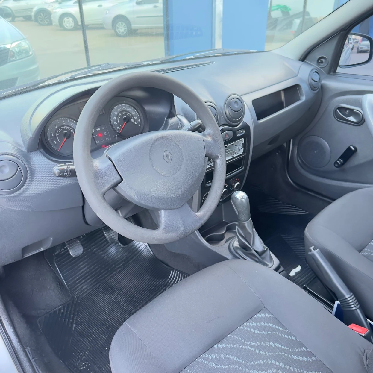 RENAULT LOGAN