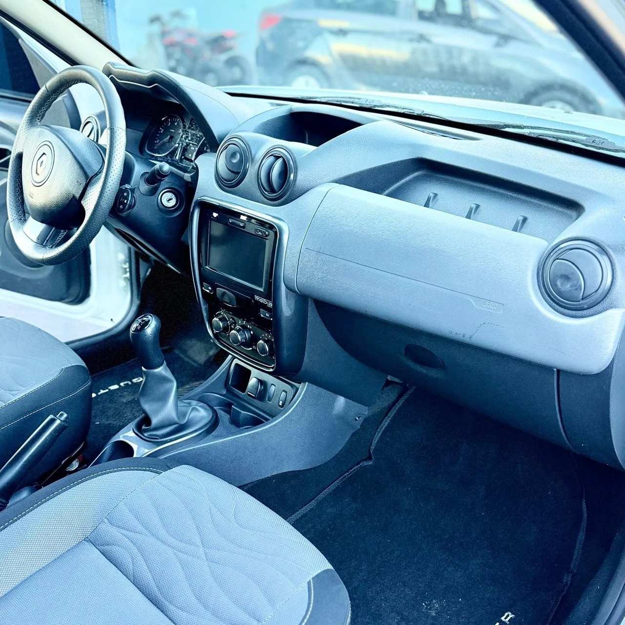 RENAULT DUSTER