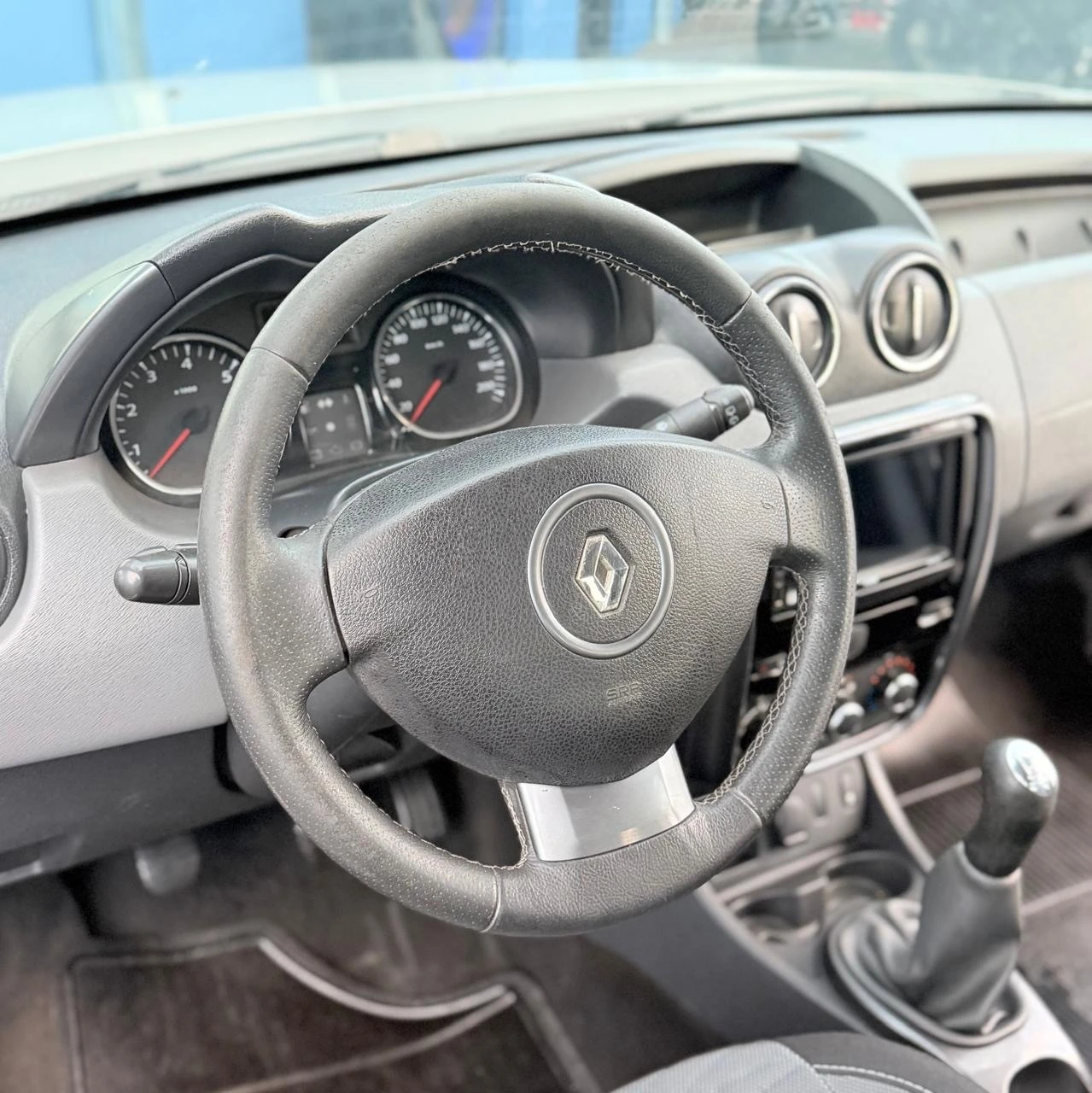 RENAULT DUSTER