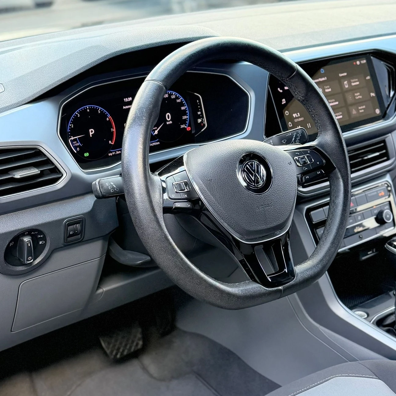 VOLKSWAGEN T-CROSS