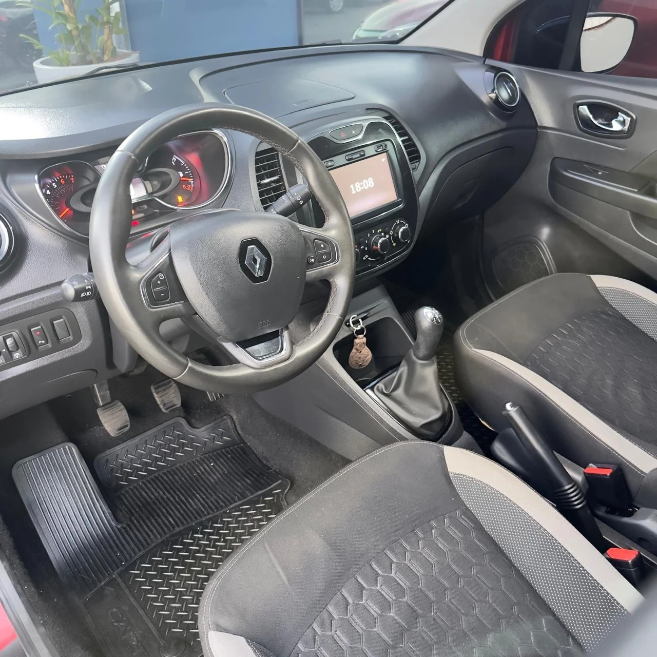 RENAULT CAPTUR