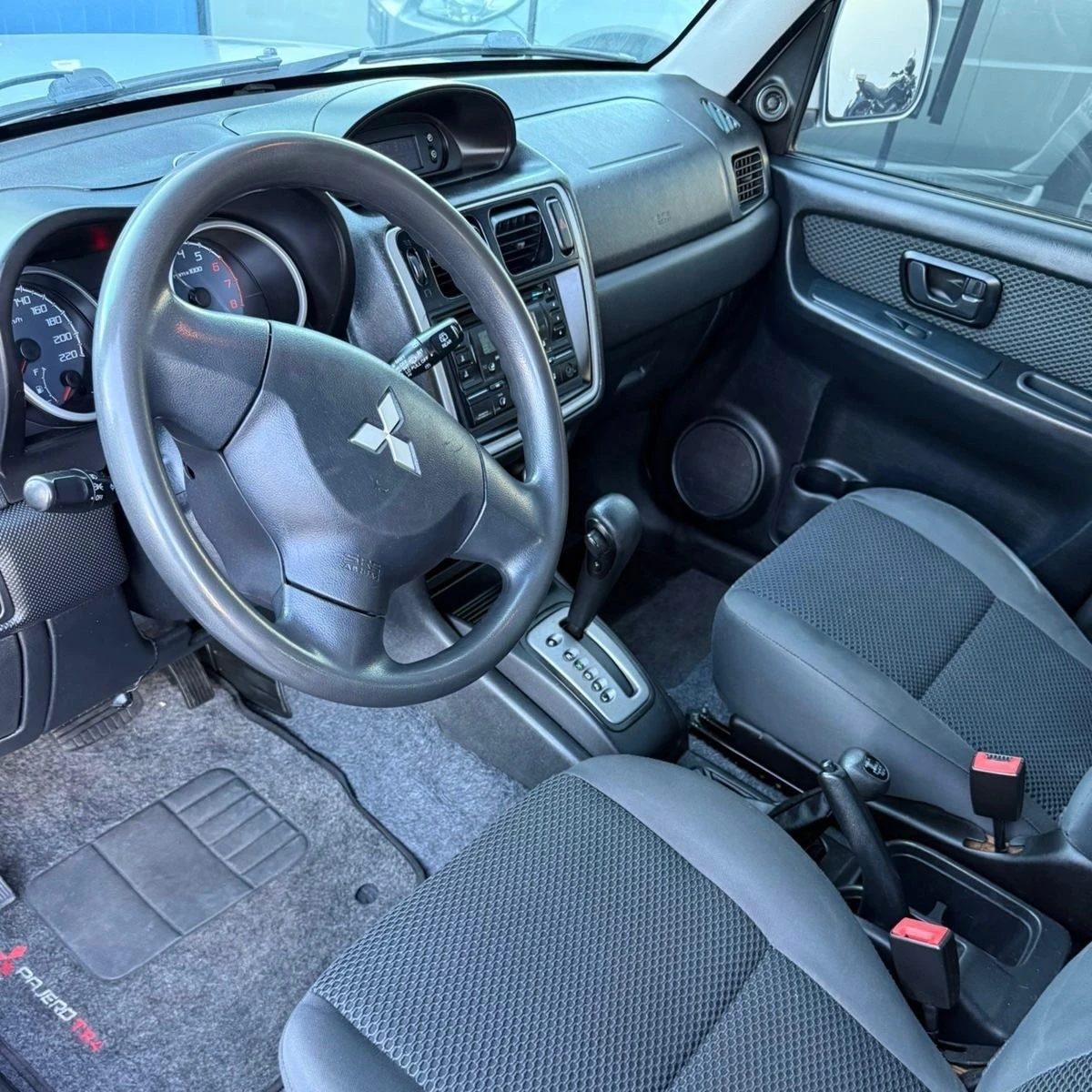 MITSUBISHI PAJERO TR4